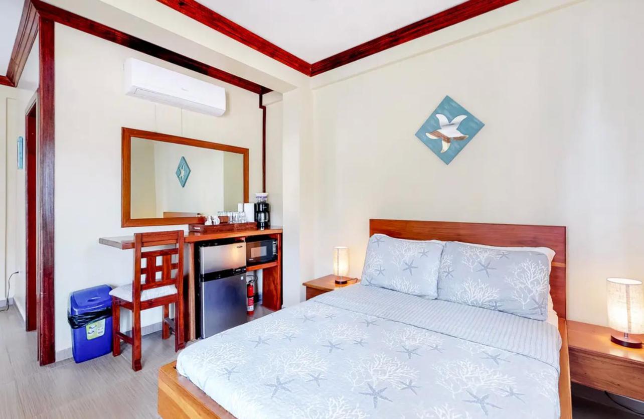 Sandy Feet Beach Resort Placencia Exterior photo